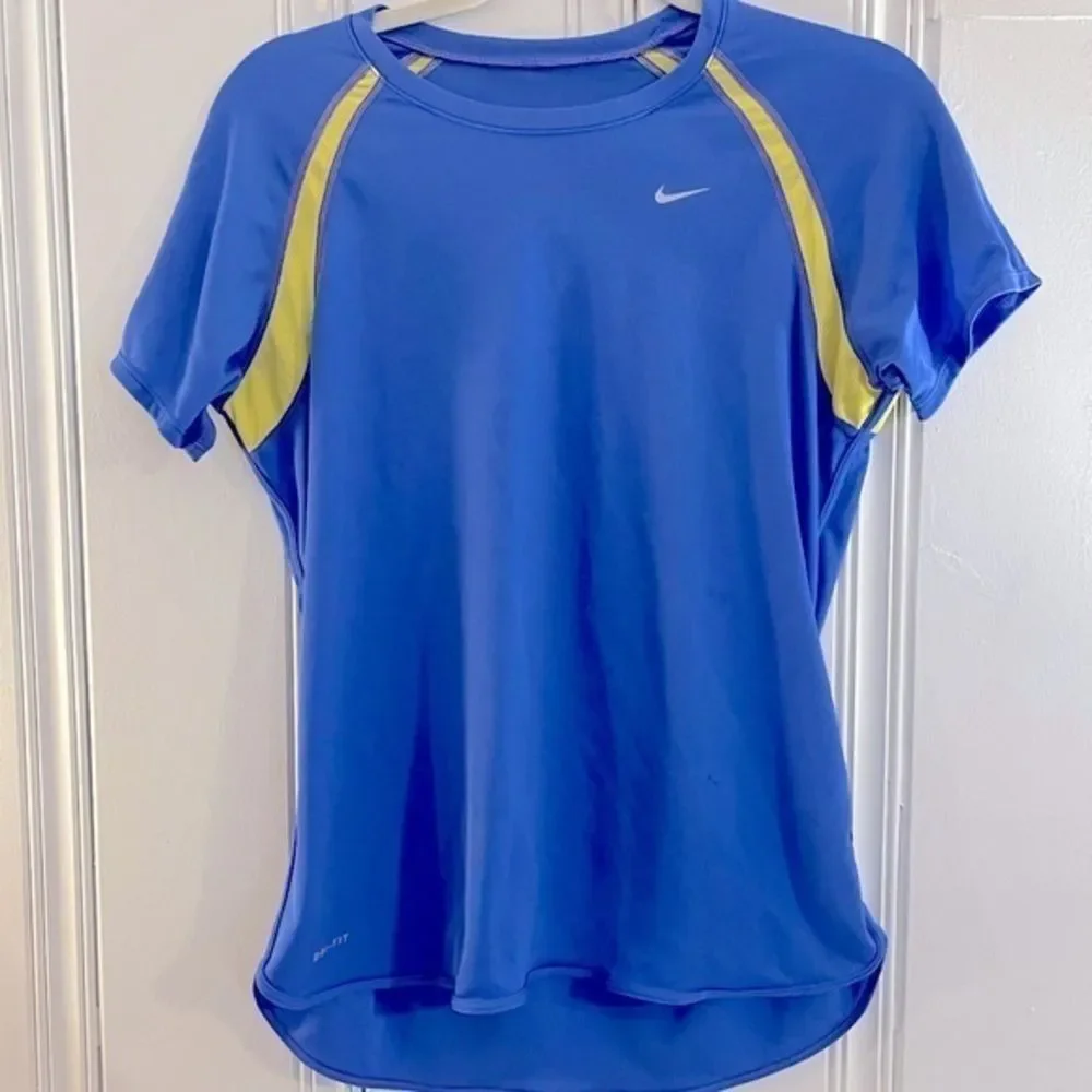 Nike‎ Women’s Dri-fit Shirt Size L